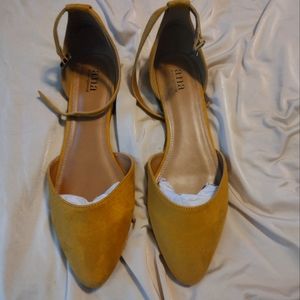 Tweed colored and Klein size 10 m flats